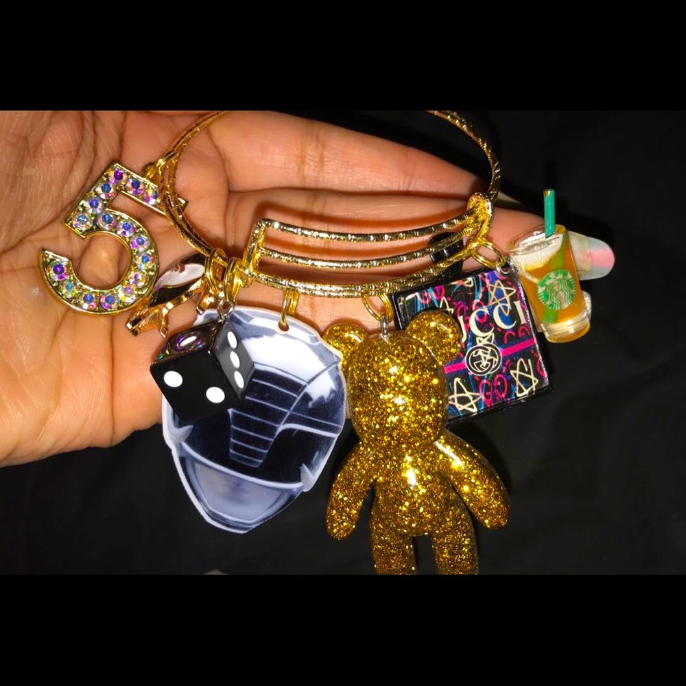 Black n gold Bangleset Bracelet!!